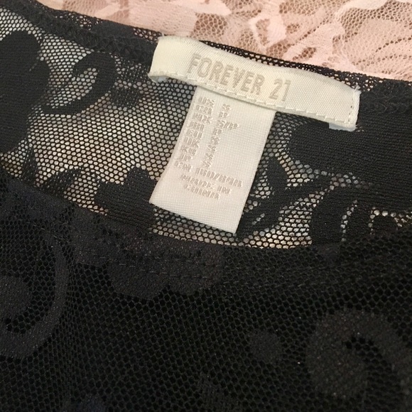 ✨3 for $15✨Forever 21 crop top - Picture 2 of 4